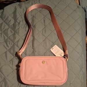 Lululemon Crossbody Camera Bag 2L. ✨️